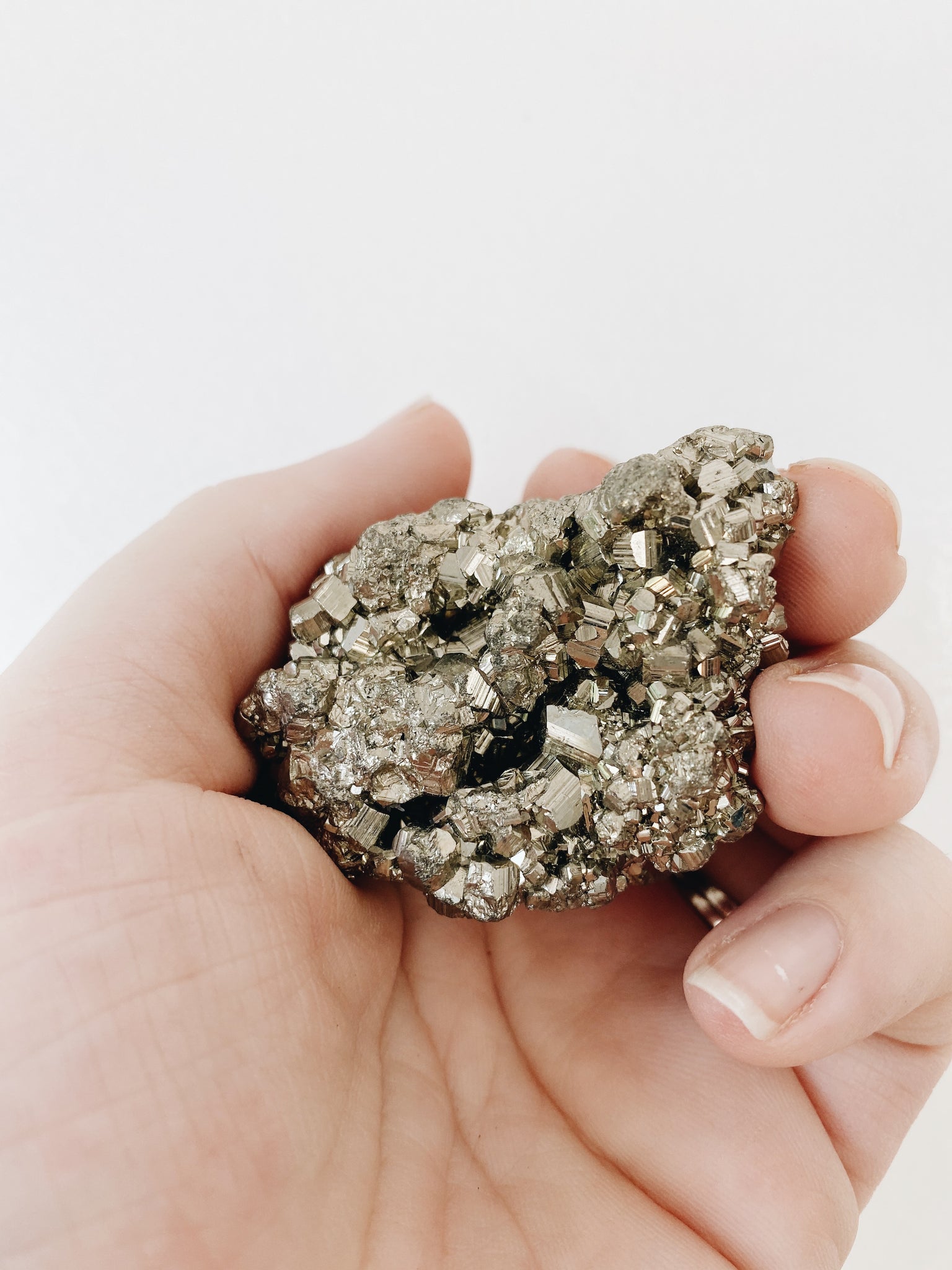 PYRITE CLUSTER MEDIUM