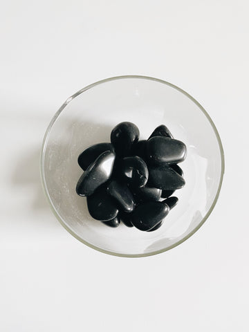 BLACK OBSIDIAN TUMBLE STONES